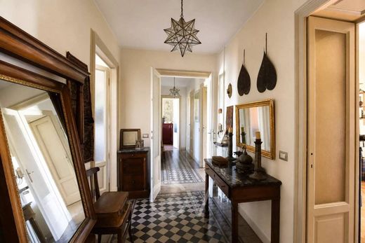 Luxury Apartment for sale in Milan, 970 000 €, Photo 2