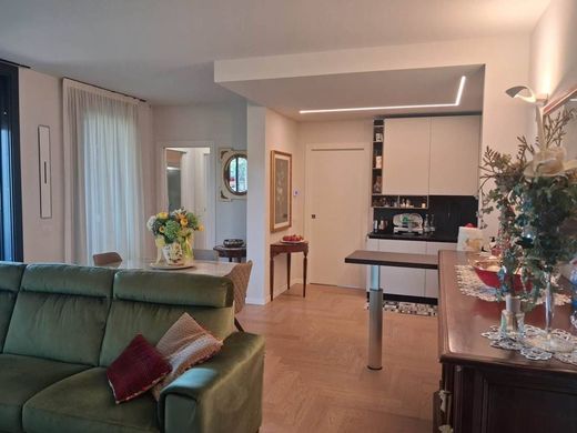 Appartement de luxe à vendre à Crema, 480 000 €, Photo 2