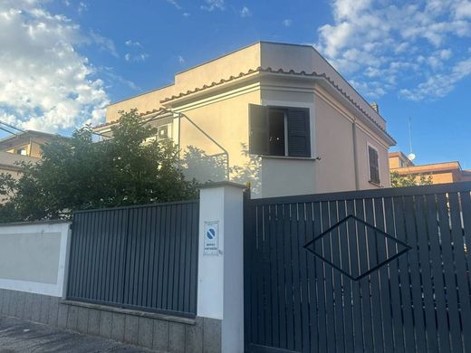 Maison de luxe à vendre à Rome, 599 000 €, Photo 4