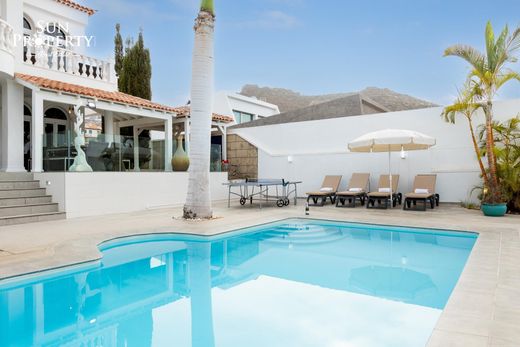 Luxury House for sale in Adeje, 2 100 000 €, Photo 1