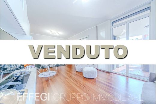 Luxury Apartment for sale in Cernusco Sul Naviglio, 490 000 €, Photo 1