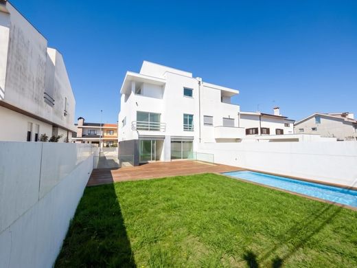 Maison de luxe à vendre à Póvoa de Varzim, 790 000 €, Photo 1
