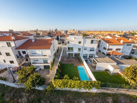 Maison de luxe à vendre à Póvoa de Varzim, 790 000 €, Photo 2