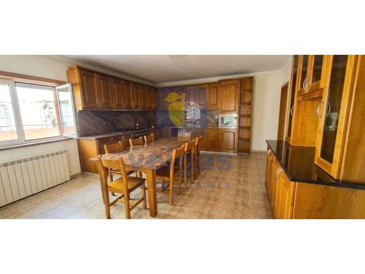 Luxury House for sale in Santa Maria Da Feira, 475 000 €, Photo 4