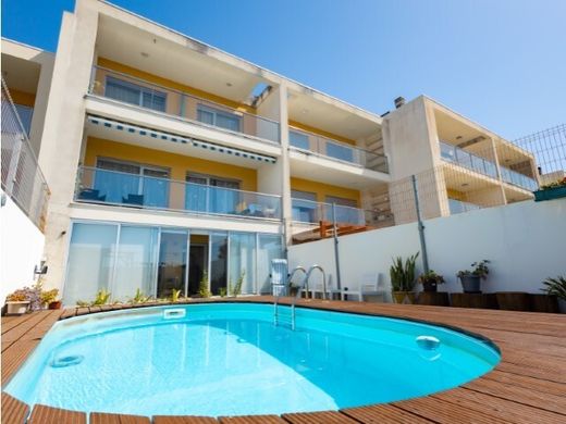 Maison de luxe à vendre à Buarcos, 569 000 €, Photo 1