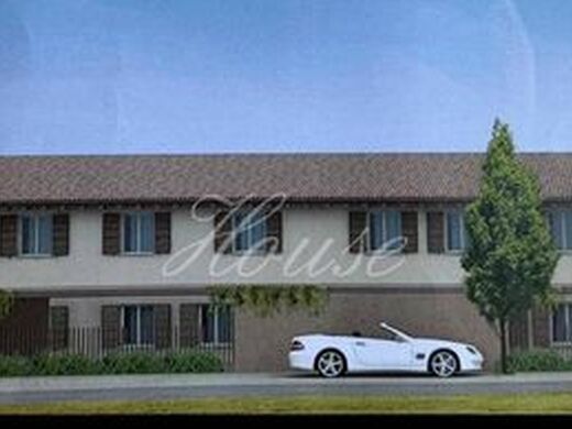 Maison de luxe à vendre à Quattro Castella, 460 000 €, Photo 1