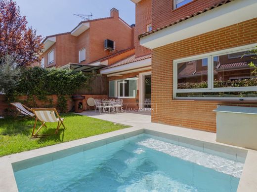 Luxury House for sale in Madrid, 1 480 000 €, Photo 1