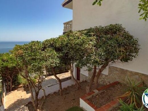 Maison de luxe à vendre à Llançà, 575 000 €, Photo 2