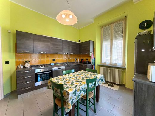 Luxury Apartment for sale in Alba, 650 000 €, Photo 7