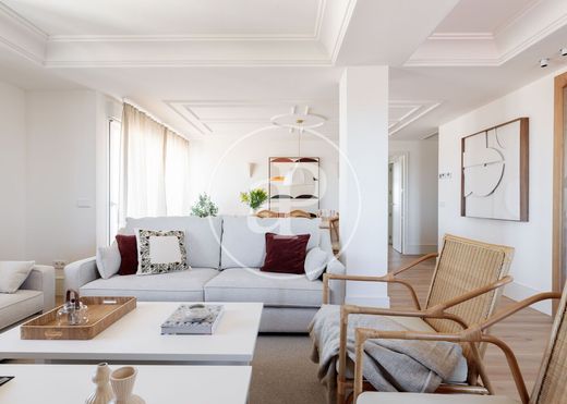 Luxury Apartment for sale in Madrid, 1 750 000 €, Photo 2