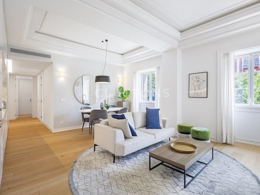 Luxury Apartment for sale in Lisbon, 780 000 €, Photo 1