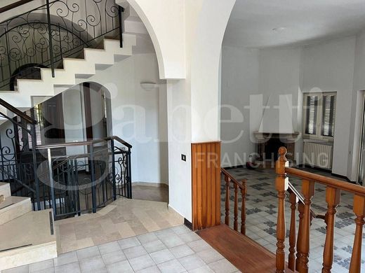 Luxury House for sale in Bari, 750 000 €, Photo 7
