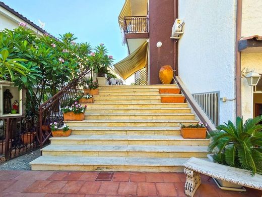 Maison de luxe à vendre à Giardini-Naxos, 1 650 000 €, Photo 3