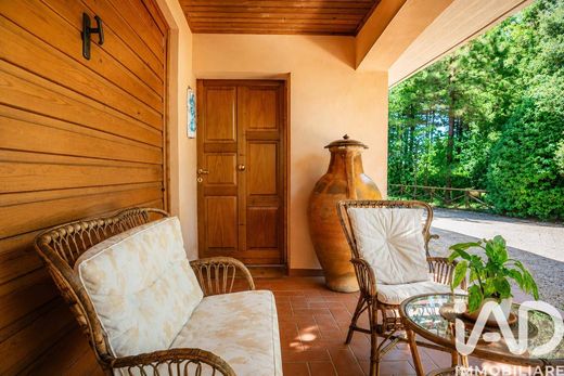 Maison de luxe à vendre à Passignano Sul Trasimeno, 550 000 €, Photo 3