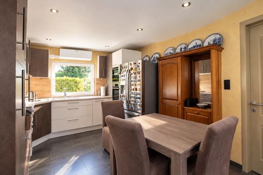 Luxury House for sale in Gilly, 0 €, Photo 5