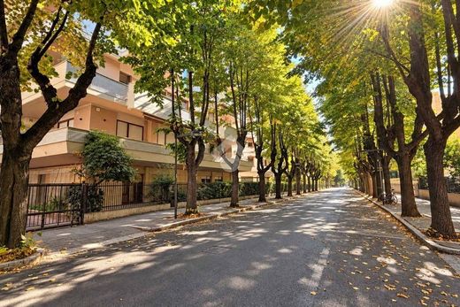 Appartement de luxe à vendre à Pescara, 670 000 €, Photo 1