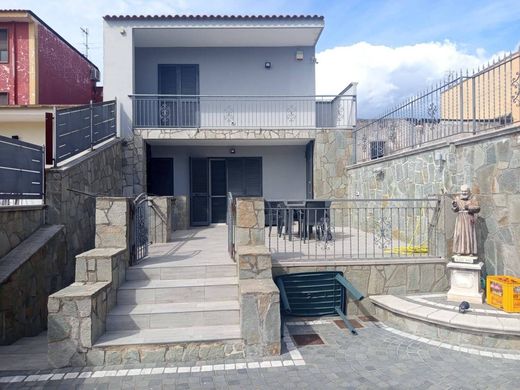 Maison de luxe à vendre à Boscoreale, 430 000 €, Photo 1