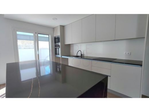 Luxury House for sale in Oeiras, 870 000 €, Photo 1