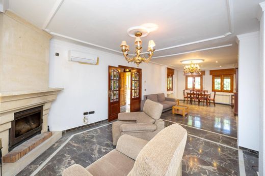 Luxury House for sale in Cájar, 449 500 €, Photo 2