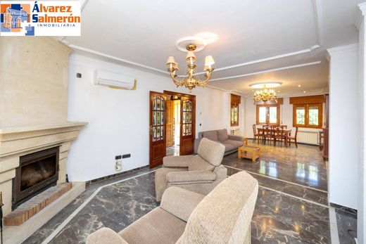 Luxury House for sale in Cájar, 449 500 €, Photo 2