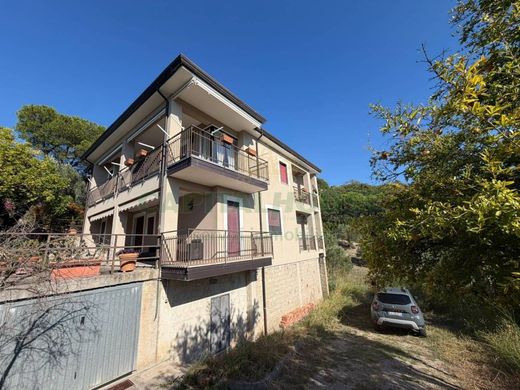 Maison de luxe à vendre à Agropoli, 790 000 €, Photo 2
