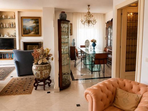 Appartement de luxe à vendre à Carrara, 620 000 €, Photo 3