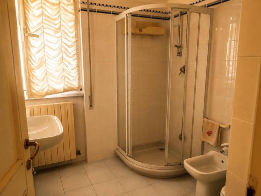 Appartement de luxe à vendre à Carrara, 620 000 €, Photo 6
