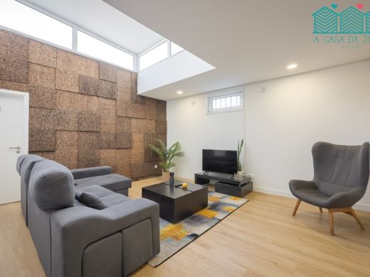 Maison de luxe à vendre à Aveiro, 450 000 €, Photo 2