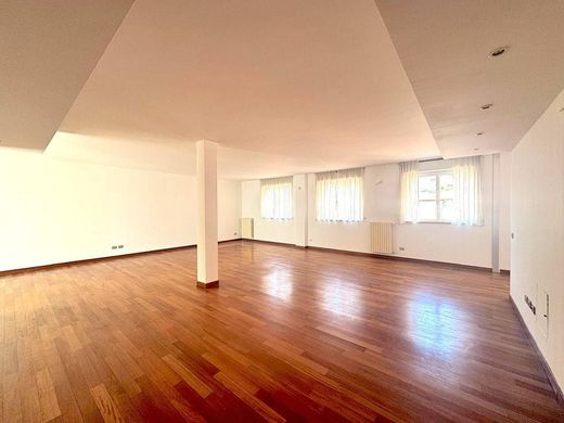 Appartement de luxe à vendre à Milan, 1 150 000 €, Photo 2