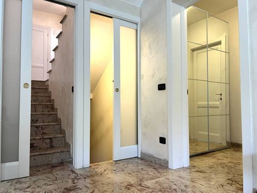 Maison de luxe à vendre à Quattro Castella, 650 000 €, Photo 3