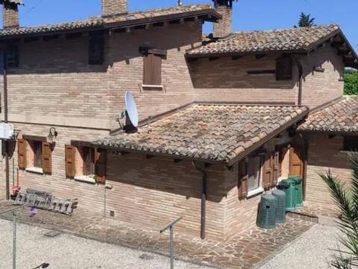Maison de luxe à vendre à Orciano Di Pesaro, 480 000 €, Photo 3