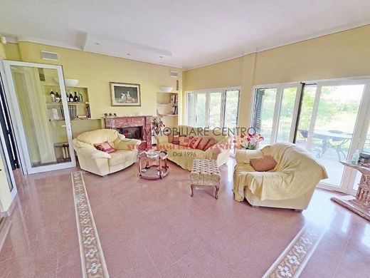 Luxury House for sale in Pietrasanta, 1 780 000 €, Photo 3