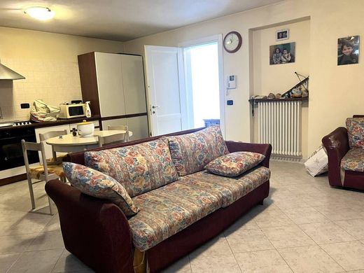 Maison de luxe à vendre à Quattro Castella, 650 000 €, Photo 5