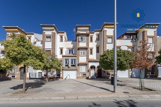 Luxury House for sale in Granada, 439 000 €, Photo 1