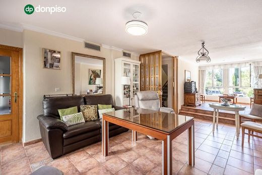 Maison de luxe à vendre à Granada, 439 000 €, Photo 3
