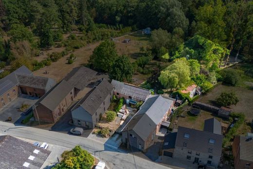 Maison de luxe à vendre à Somme-Leuze, 295 000 €, Photo 2