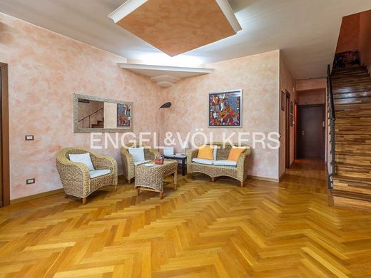 Maison de luxe à vendre à Rome, 435 000 €, Photo 3