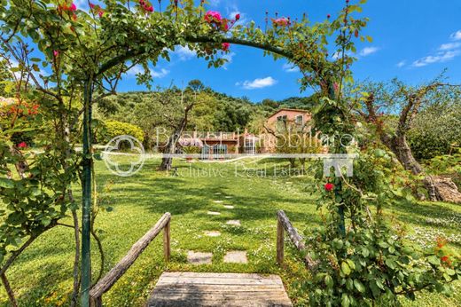 Luxury House for sale in Massarosa, 1 200 000 €, Photo 1
