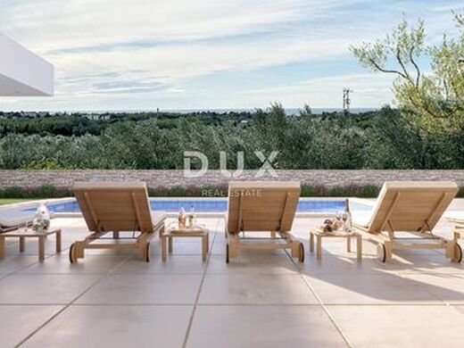 Luxury House for sale in Umag, 1 750 000 €, Photo 2