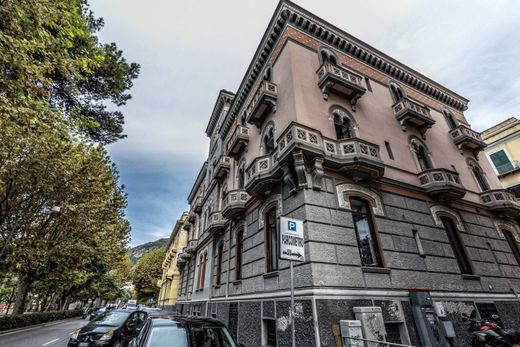 Appartement de luxe à vendre à Salerno, 1 400 000 €, Photo 3