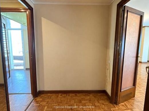 Luxury Apartment for sale in Barcelona, 945 000 €, Photo 5