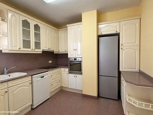 Luxury Apartment for sale in Barcelona, 945 000 €, Photo 7