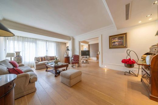 Luxury Apartment for sale in Madrid, 1 300 000 €, Photo 2