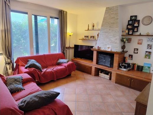 Luxury House for sale in Lucca, 500 000 €, Photo 2