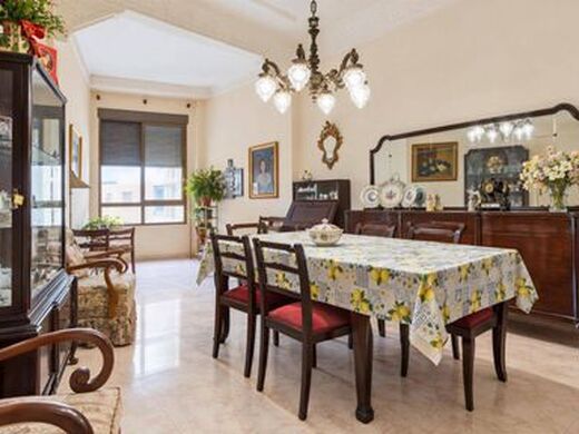 Luxury Apartment for sale in Valencia, 589 000 €, Photo 2