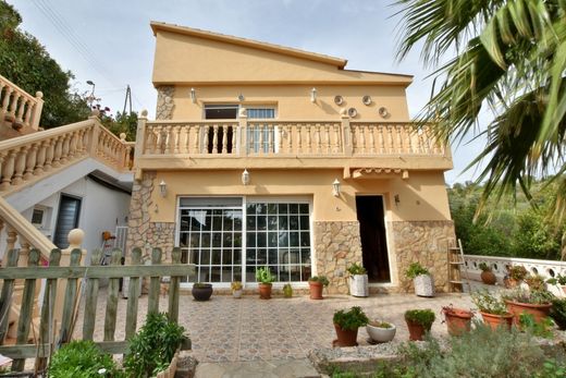 Luxury House for sale in Pineda de Mar, 575 000 €, Photo 2
