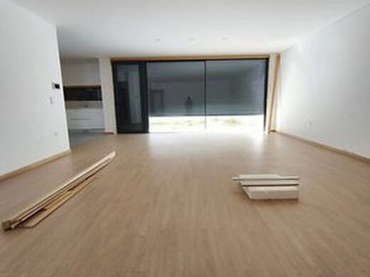 Luxury House for sale in Santa Maria Da Feira, 475 000 €, Photo 3