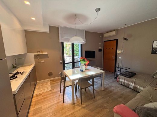 Luxury Apartment for sale in Camaiore, 455 000 €, Photo 1