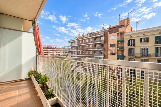 Luxury Apartment for sale in Barcelona, 570 000 €, Photo 1