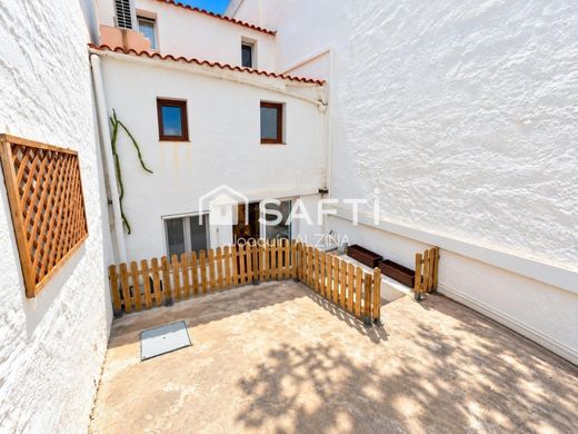 Luxury House for sale in Maó, 520 800 €, Photo 1